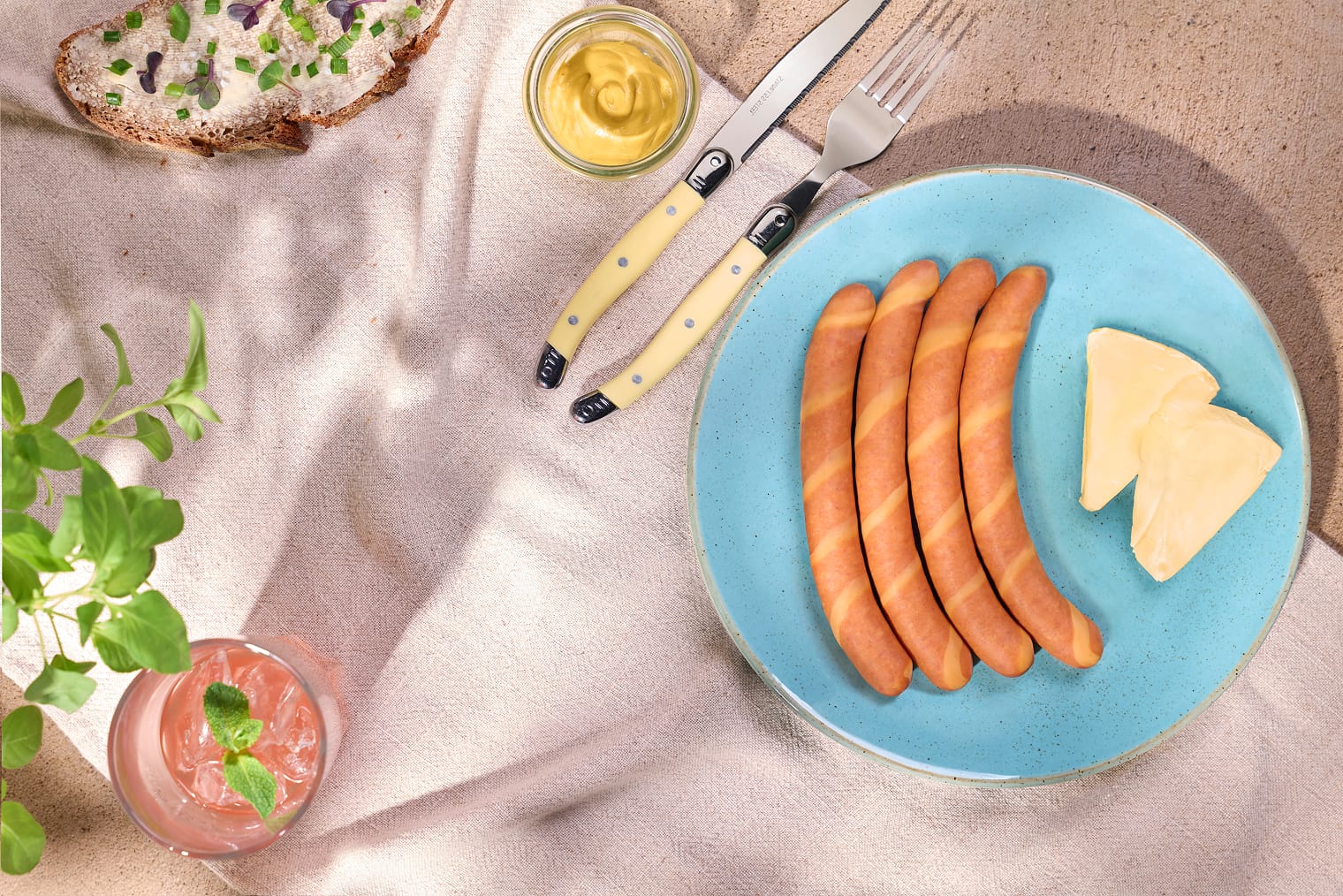 Mettwurst mit Käse: mit feinem Raucharoma und herzhafter Käse-Note.